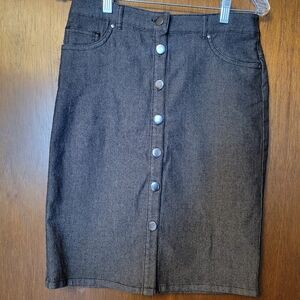 Van Heusen stretch denim pencil skirt. Size 0, EUC. Unworn, bought on site.